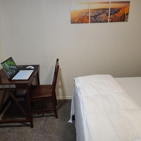 ואלה 069B Comfortable Suite With Kitchenette And King Bed Near South Rim Sleeps 4 מראה חיצוני תמונה