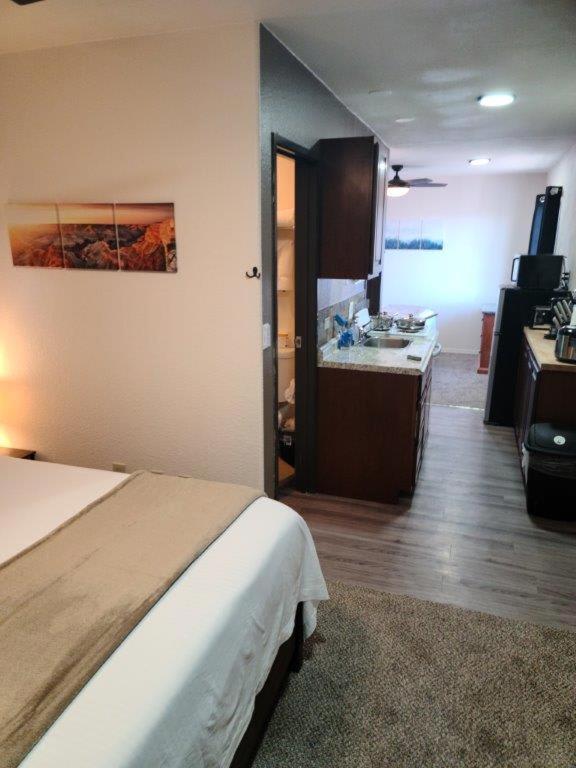 ואלה 069B Comfortable Suite With Kitchenette And King Bed Near South Rim Sleeps 4 מראה חיצוני תמונה